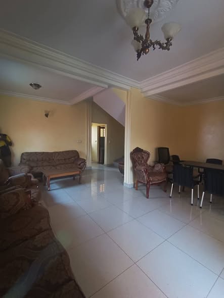 DUPLEX À LOUER situé à NSAM-ESCALE