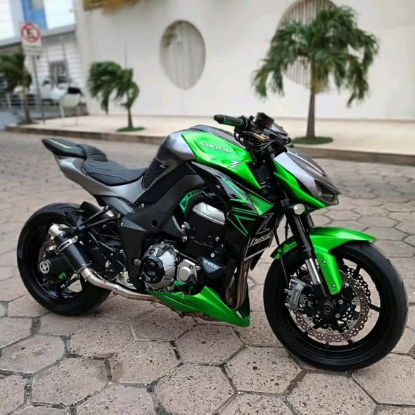 Moto disponible avec papiers