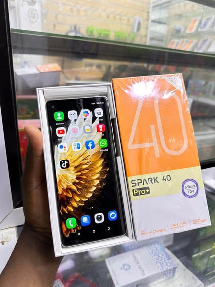 Tecno Spark 40 pro en promotion