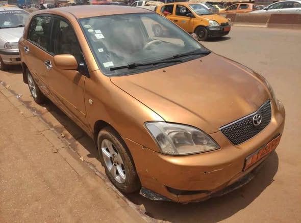 Voiture climatisée à vendre