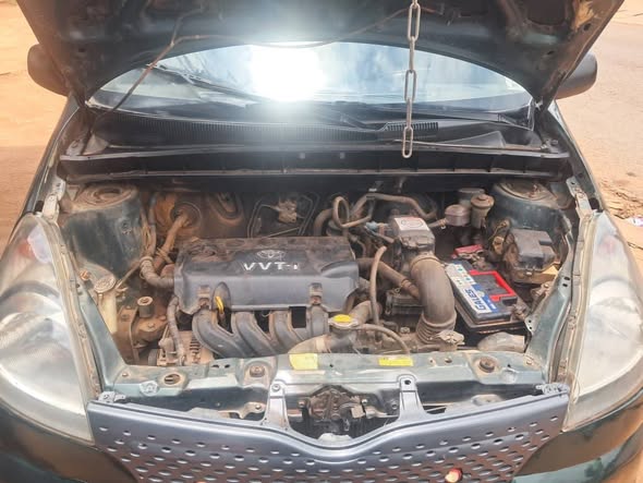 Toyota Yaris verso moteur vvti impeccable