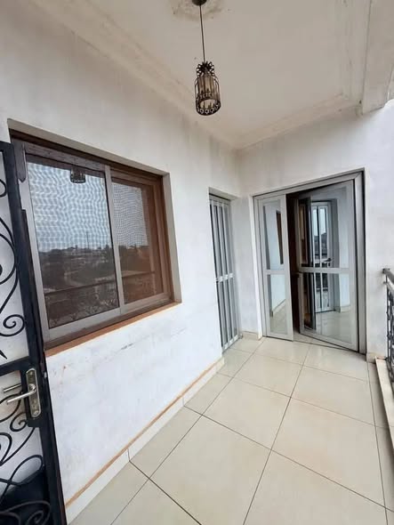 Grand appartement moderne à louer