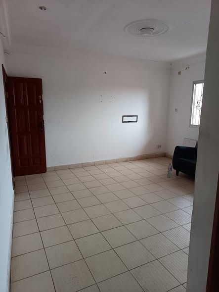 Appartement moderne à louer à Odza