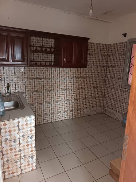 Appartement moderne à louer à Odza