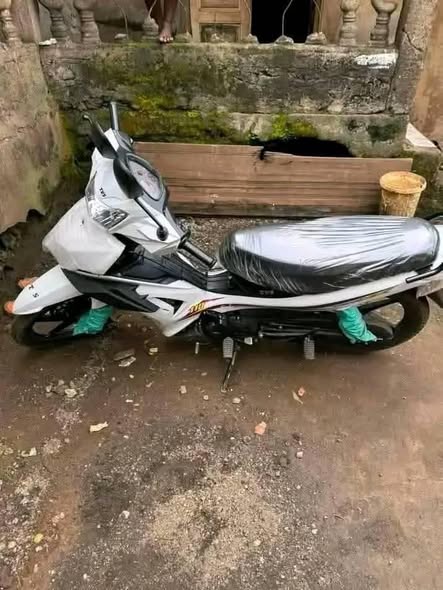 Moto TVS à vendre