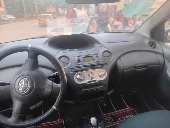 Toyota Yaris année 2005 à vendre