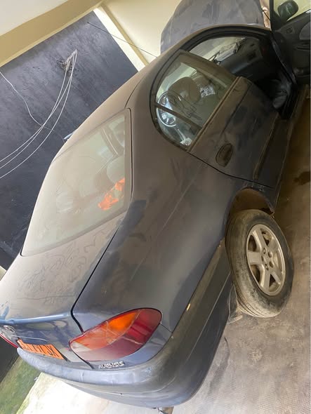 Toyota Avensis 99 berline à vendre