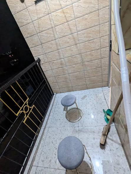 Chambre meublée disponible à Ndogbong