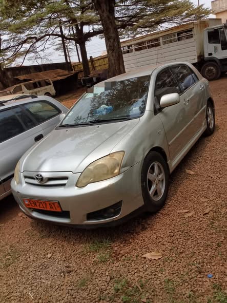 Toyota COROLLA 115 TS Année 2005