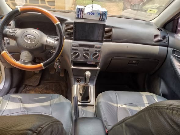 Toyota COROLLA 115 TS Année 2005