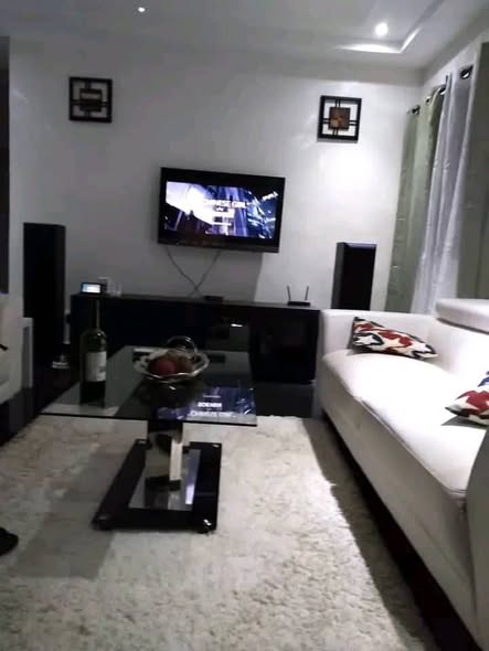 Splendide studio meublé à louer à Bastos