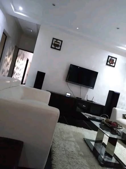 Splendide studio meublé à louer à Bastos