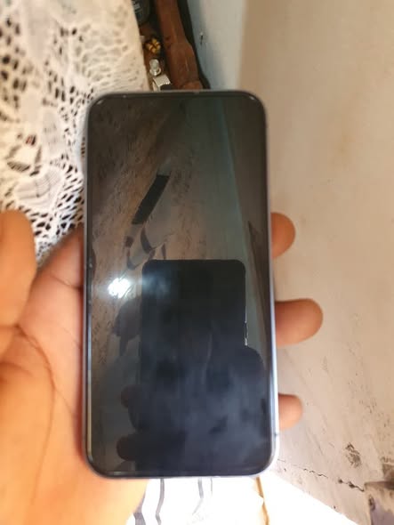Iphone 14 simple 128 tout neuf