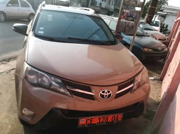 Toyota RAV4 model 2014 en vente