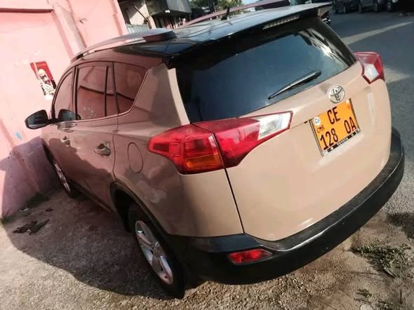 Toyota RAV4 model 2014 en vente