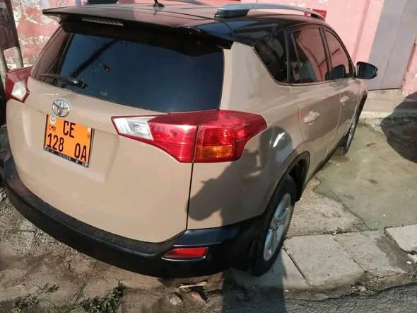 Toyota RAV4 model 2014 en vente