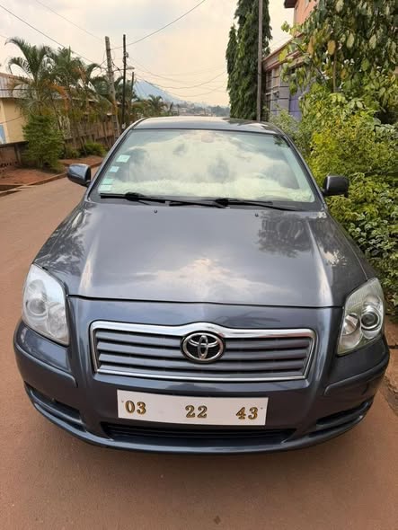 Toyota Avensis Liftback 2004 à vendre