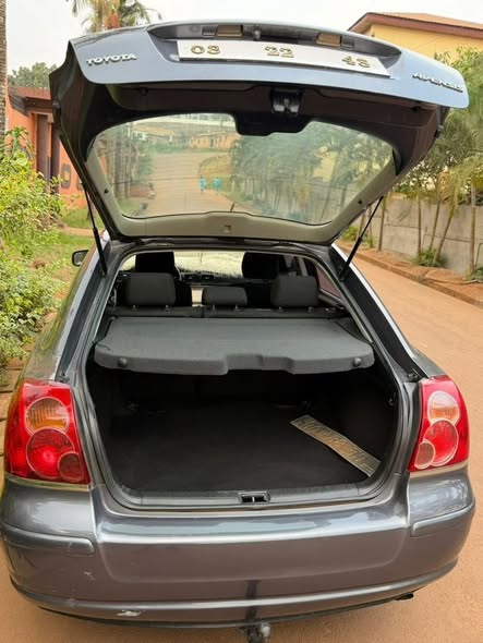 Toyota Avensis Liftback 2004 à vendre