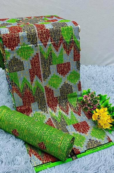 Tissu kente gold disponible