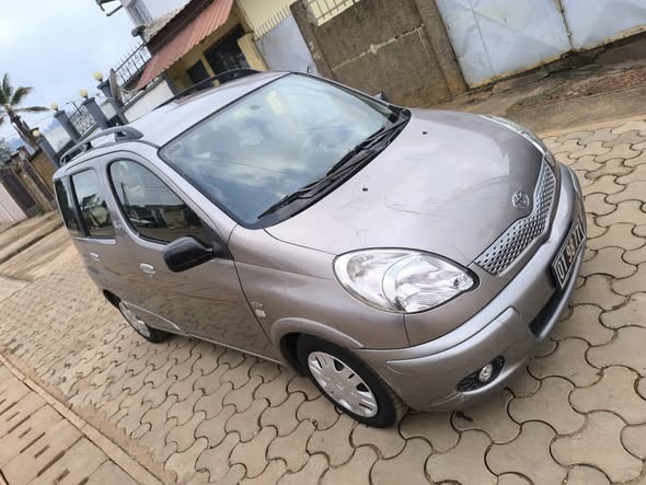 Toyota Yaris à vendre d'urgence