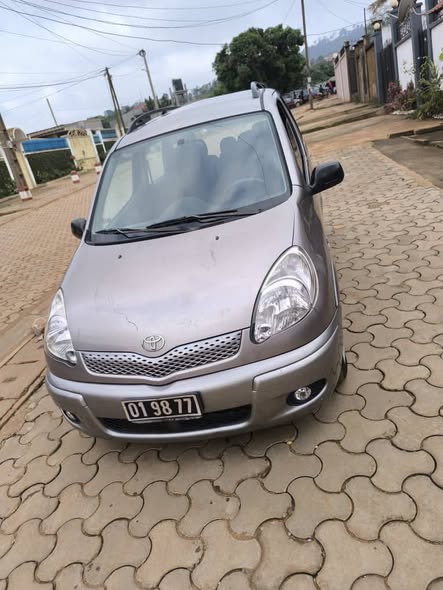 Toyota Yaris à vendre d'urgence