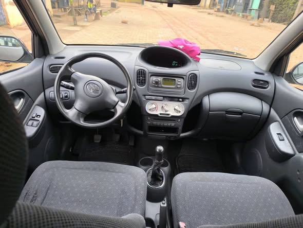 Toyota Yaris à vendre d'urgence
