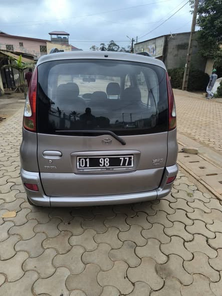 Toyota Yaris à vendre d'urgence