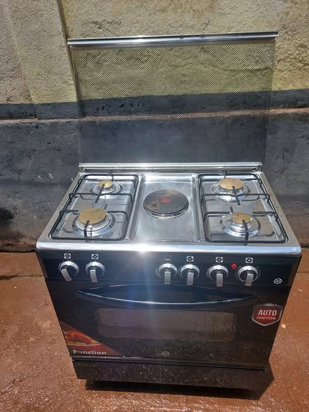 Cuisinière à vendre en très bon état