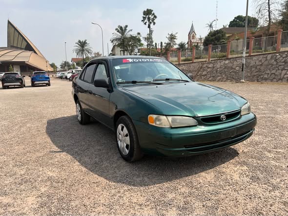 Toyota Corolla LE super propre