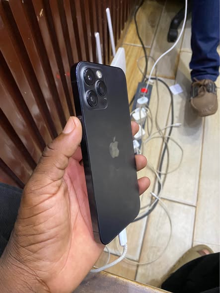 iPhone 12 pm avec problème de réseau