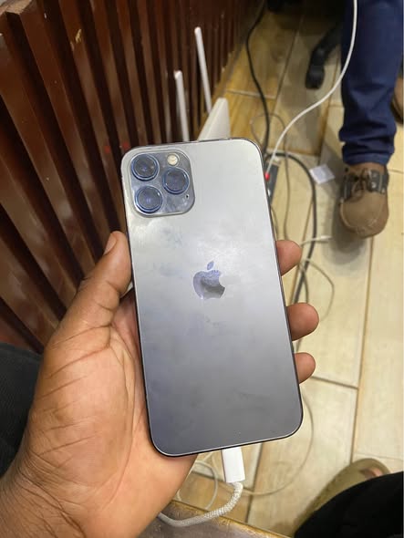 iPhone 12 pm avec problème de réseau
