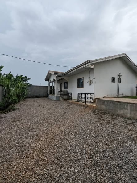 Villa à louer au petit marché Odza