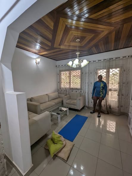 Villa à louer au petit marché Odza
