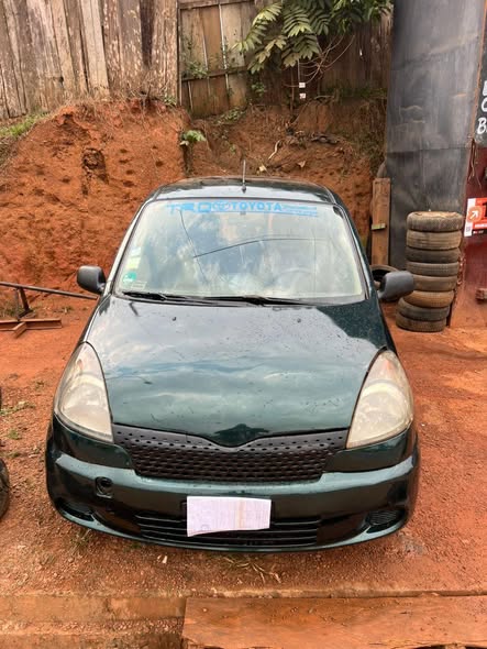 Yaris Verso à vendre à Yaoundé