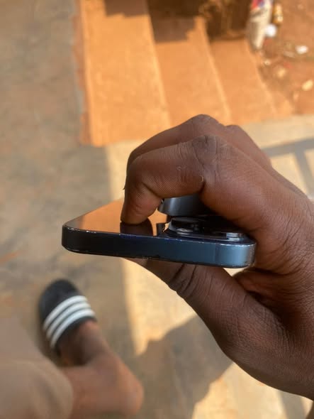 iPhone 13 à vendre, état 9/10