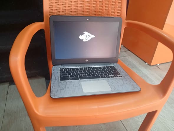 Laptop HP – 13 pouces Windows 10 Pro
