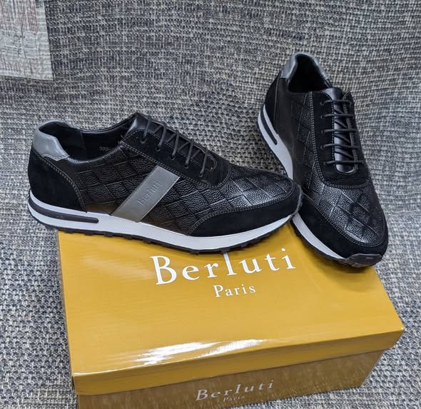 Chaussures Berluti disponibles