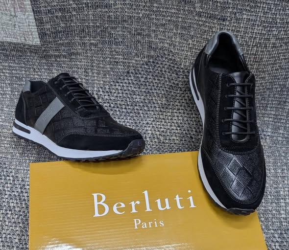 Chaussures Berluti disponibles