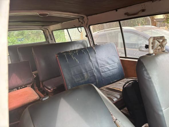 Toyota Hiace 19 places manuelle