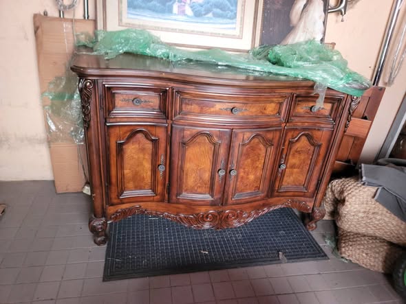 Buffet de style Louis XIV