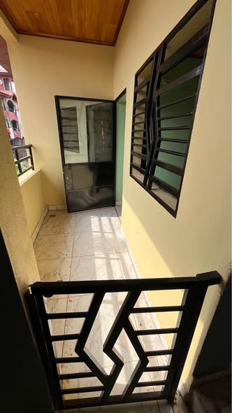 Studio moderne à louer à Etoudi