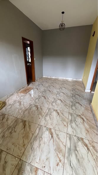 Studio moderne à louer à Etoudi