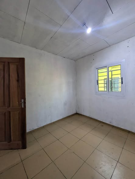 Studio moderne à louer à nsam escale obam