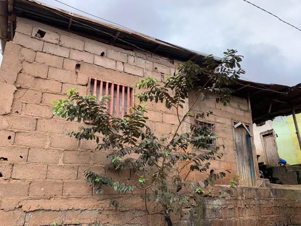 Maison plus terrain à vendre à Yaounde