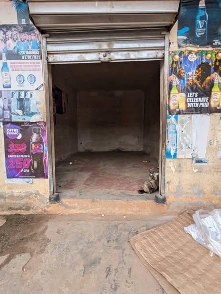 Boutique à louer à Biyemassi