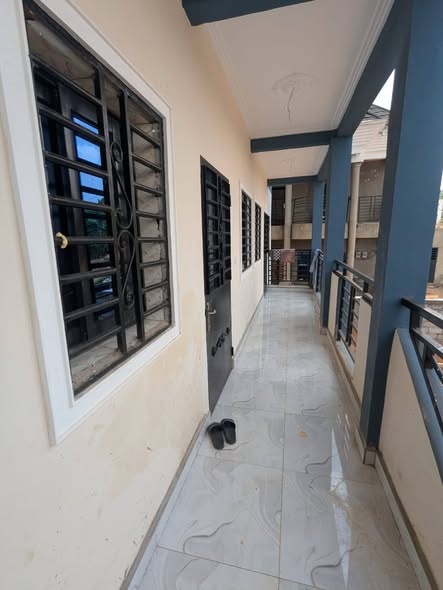 Studio moderne neuf à louer à Tsinga Village