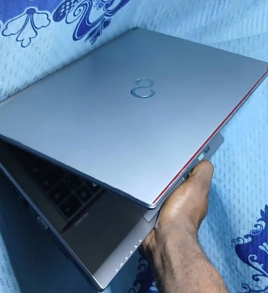 Fujitsu Core i5 4th génération 2.70Ghz ×4