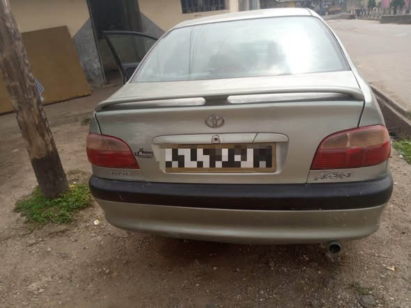 Toyota Avensis Berline 2002