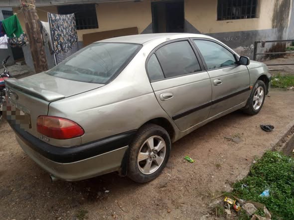 Toyota Avensis Berline 2002