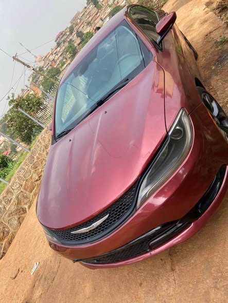 Chrysler 200 essence à vendre